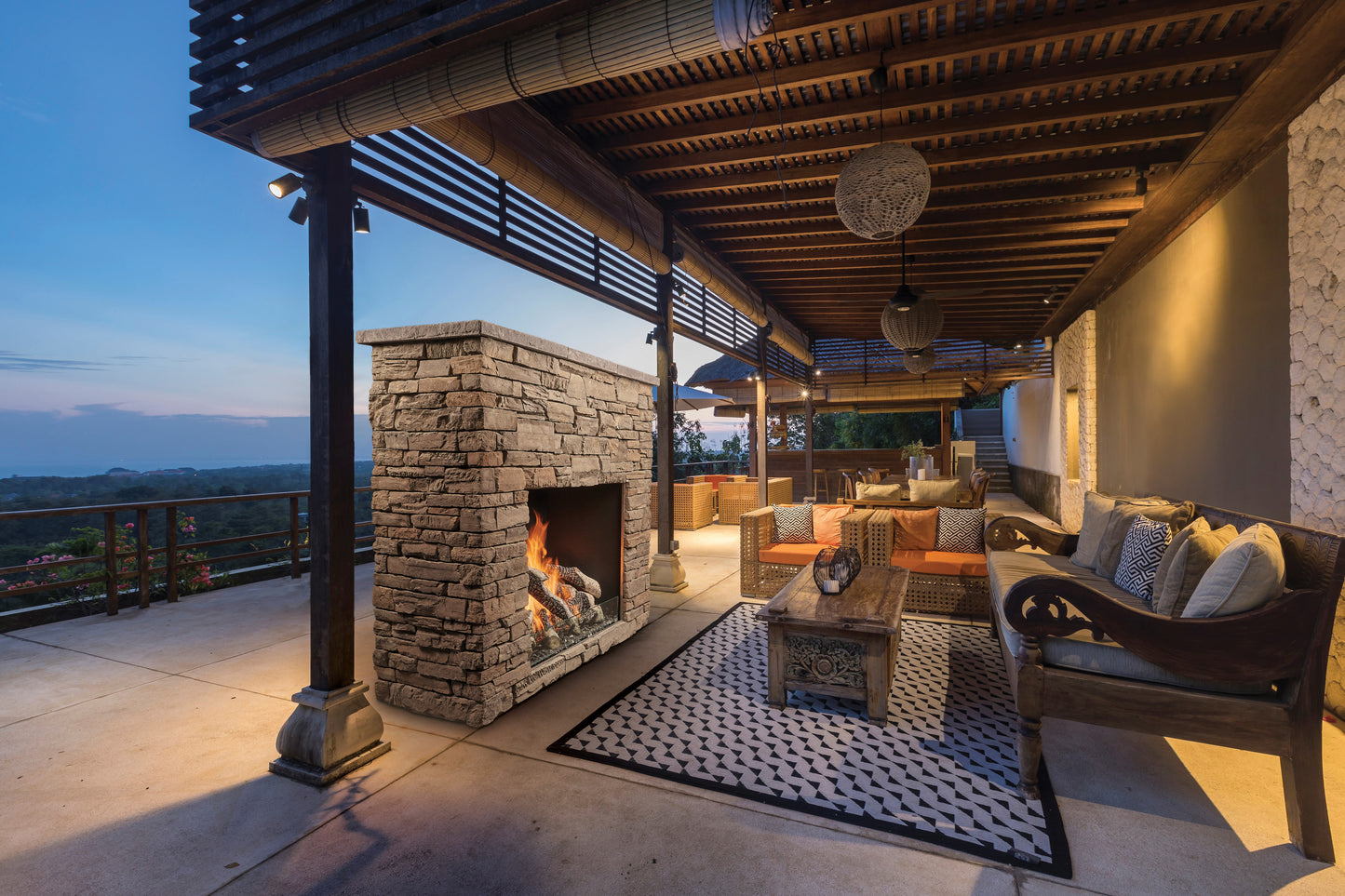 4035 Traditional Outdoor Gas Fireplace